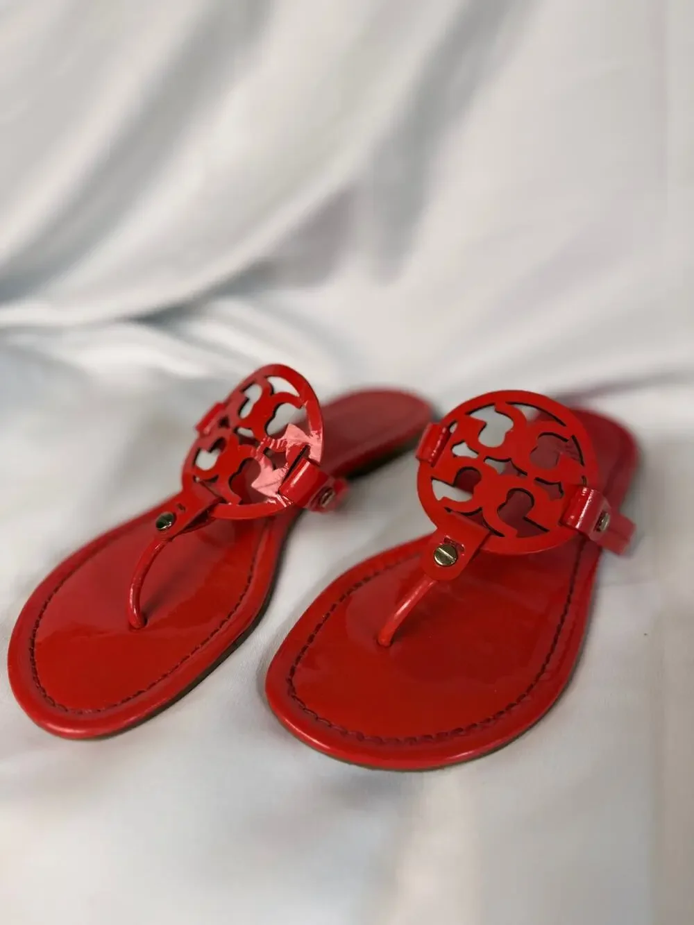 Tory Burch Miller Sandals Red Patent Leather Logo Thong Women’s Size 6
